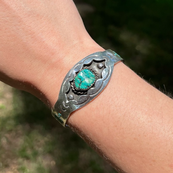 Vintage Navajo Waterbird Inlay Cuff Bracelet - Picture 5 of 16